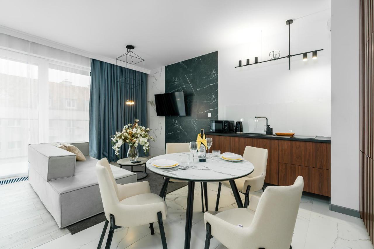 Apartments Poznan Chwaliszewo Residence With Free Garage By Noclegi Renters Extérieur photo